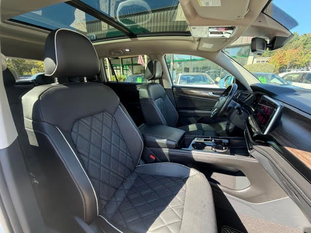 2024 Volkswagen Atlas 2.0T SEL Premium R-Line