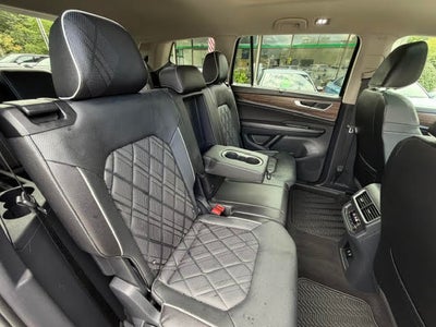 2025 Volkswagen Atlas 2.0T SEL Premium R-Line