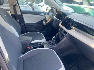 2025 Volkswagen Taos SE