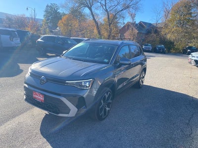 2026 Volkswagen Taos SE