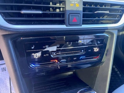 2025 Volkswagen Taos SE