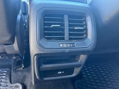 2025 Volkswagen Taos SE