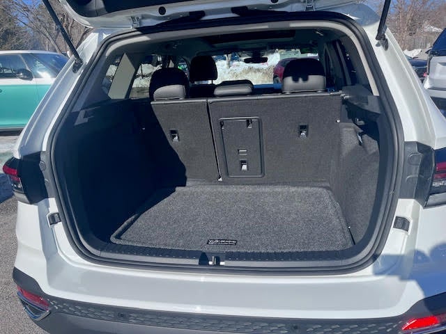 2025 Volkswagen Taos SE