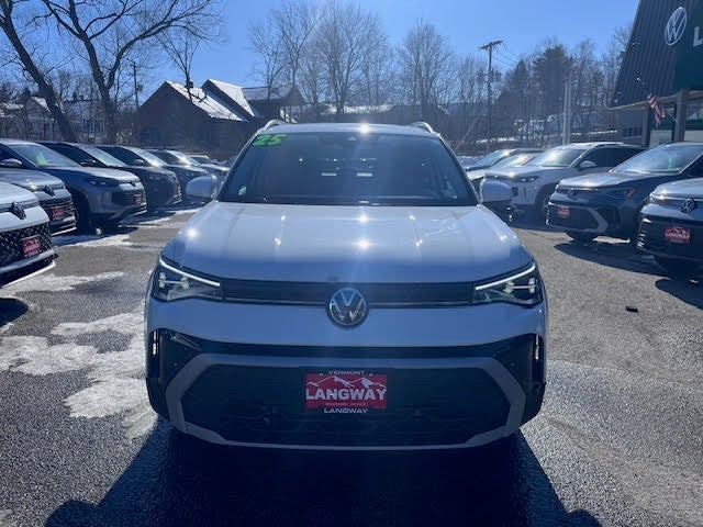 2025 Volkswagen Taos SE