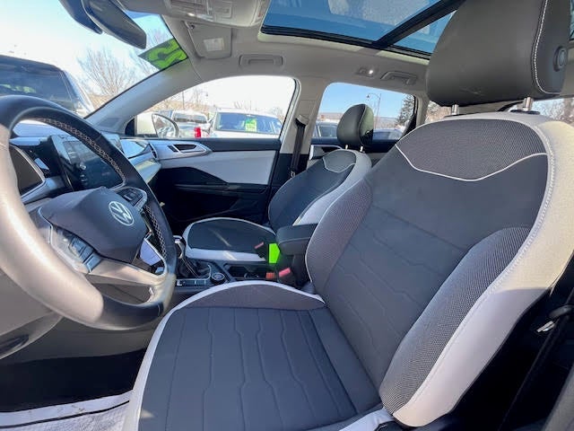 2025 Volkswagen Taos SE