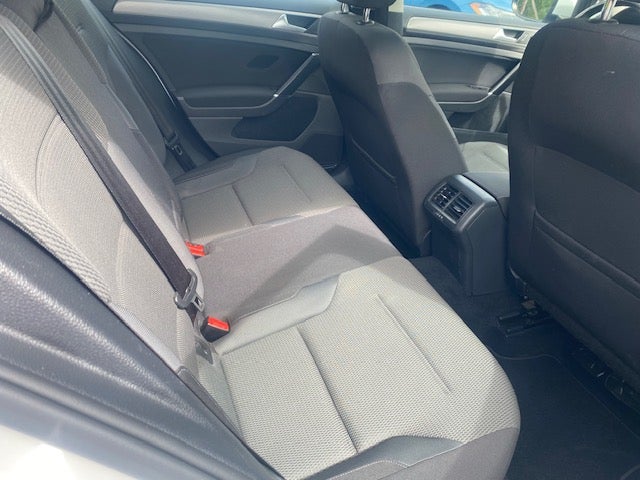 2016 Volkswagen Golf TSI S
