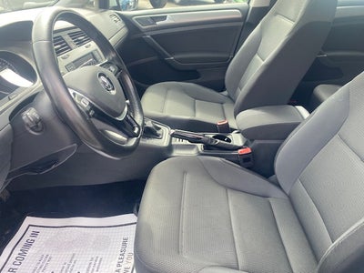 2016 Volkswagen Golf TSI S